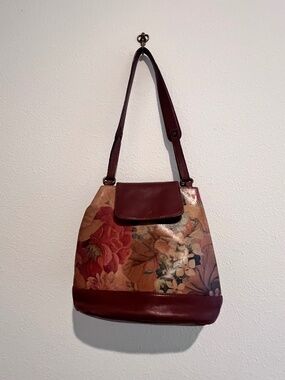 Vintage Cuero Vaca Argentina Floral Leather Shoulder Bag